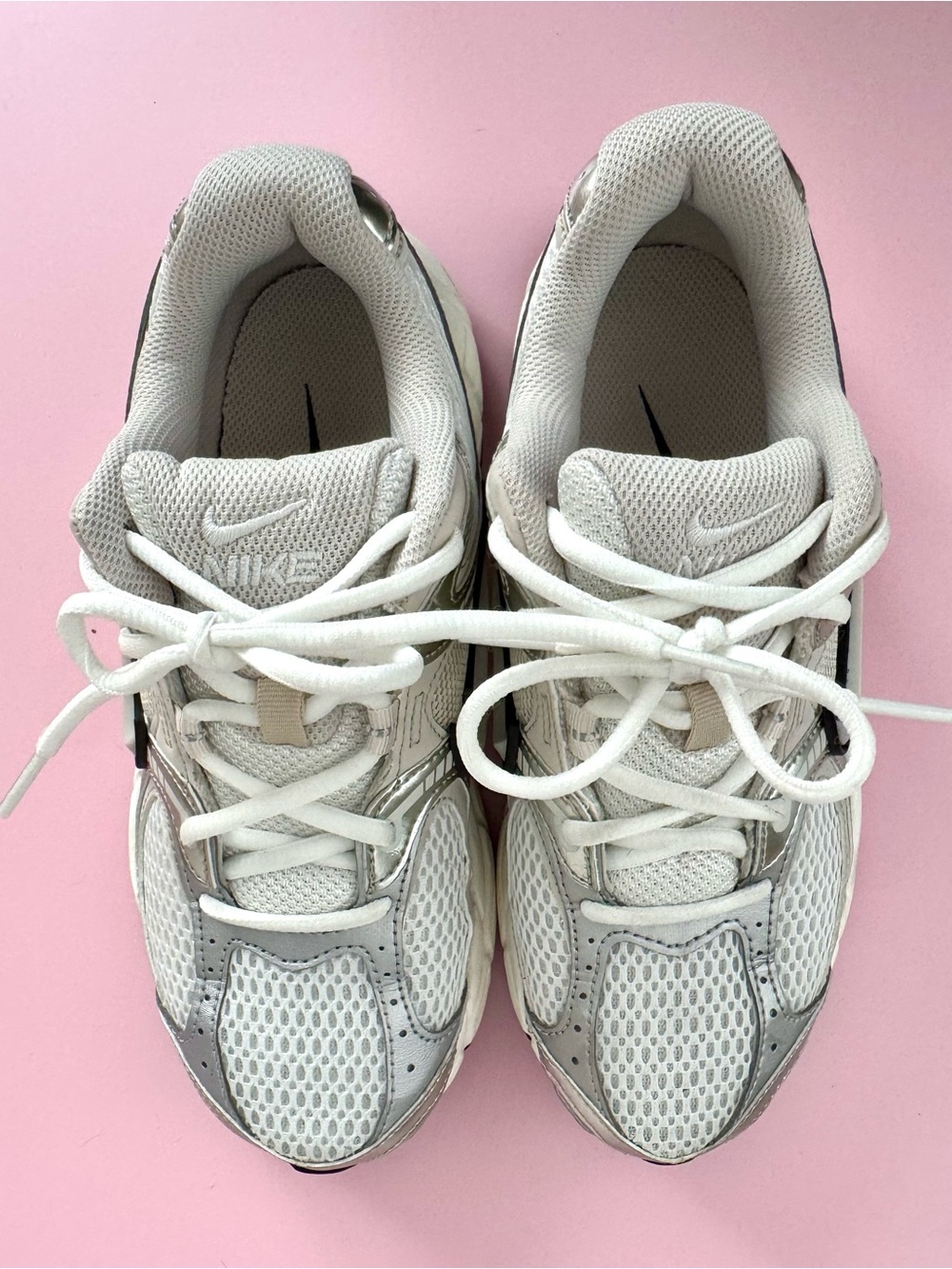 Nike White and V5 RNR Gray Mesh Sneakers